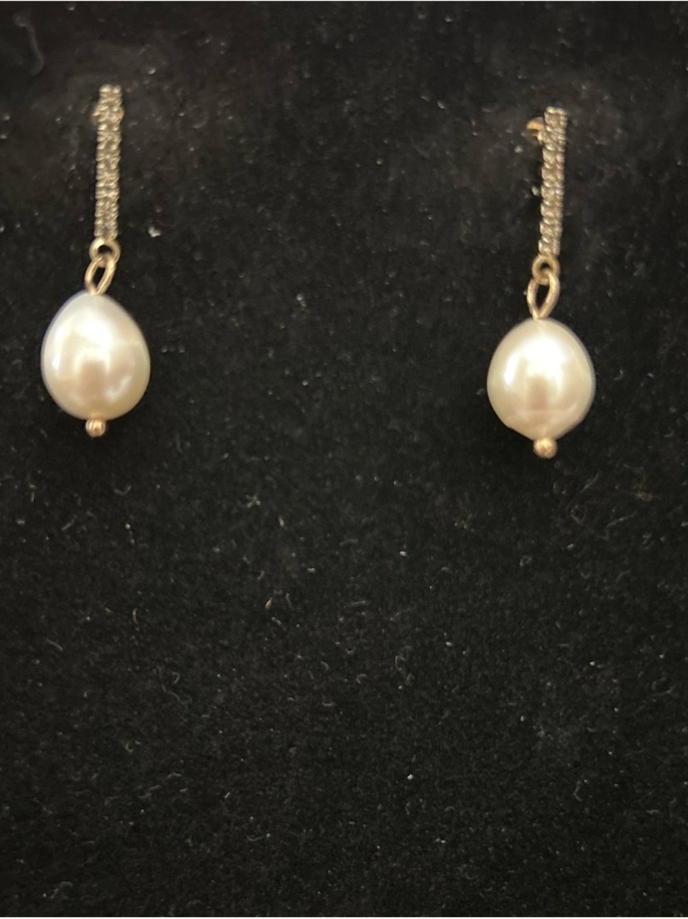 Classic faux Pearl Drop Earrings White faux Pearls